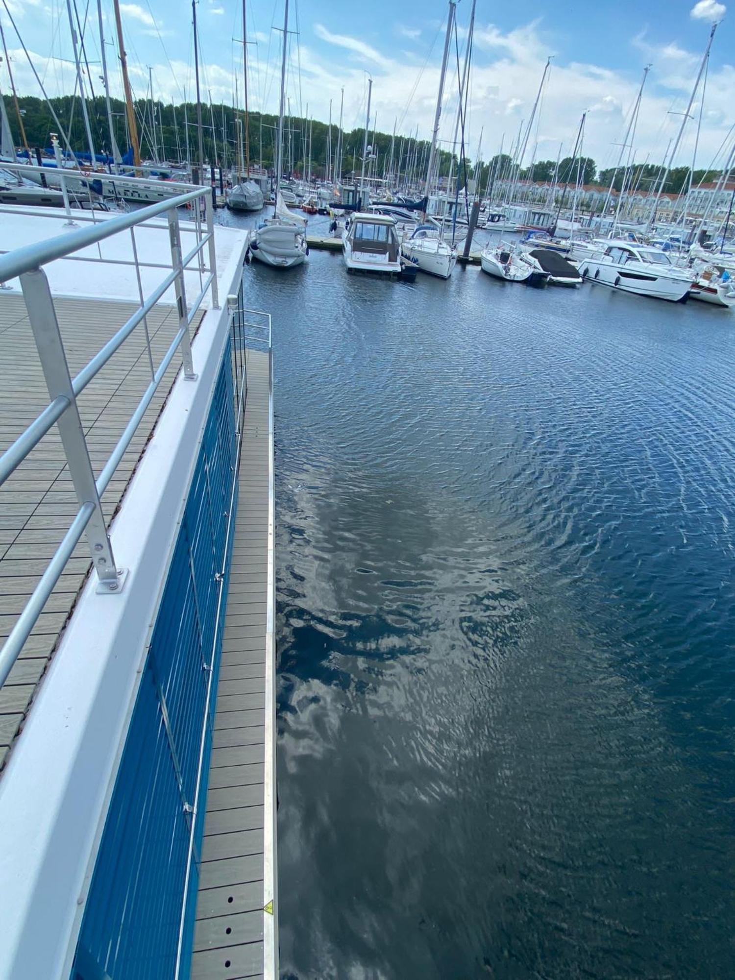 Urlaub Auf Dem Wasser Mit Einmaligen Ausblick - Well Hausboote Boltenhagen 10 Exteriér fotografie